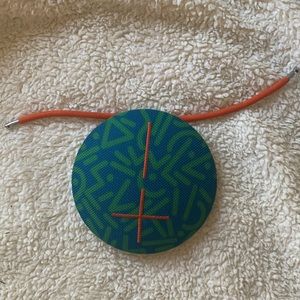 Bluetooth speaker. Charger included.